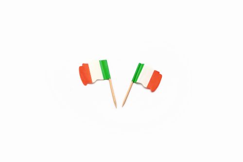 500 PIECES FLAGS WITH ITALIAN FLAGS
