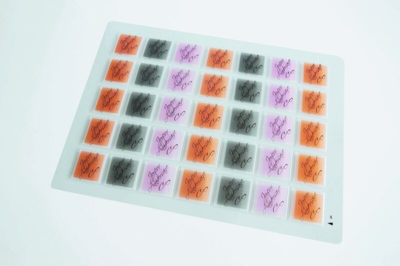 PCB Square Blisters Happy Birthday 3 ontwerpen 70 emp 4,5 cm 2 stuks *** s / cd ***