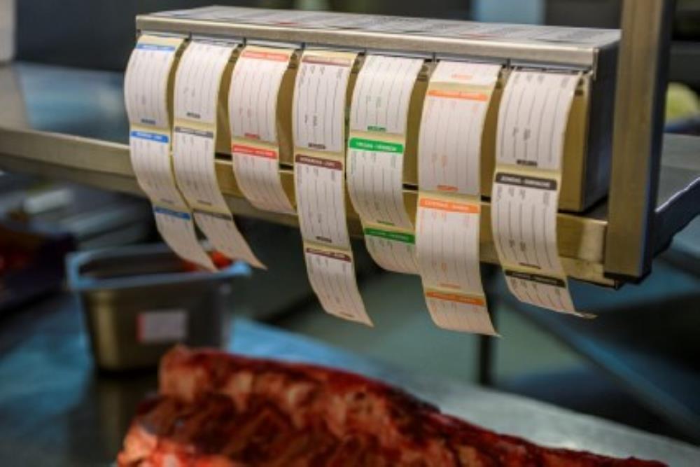 LABELFRESH ETIKETTENSET 7X4.5CM PRO7 ROLLEN VAN 500 STUKS + GRATIS ROESTVRIJSTALEN DISPENSER