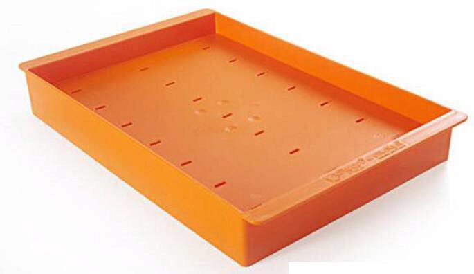 PRESENTOIR POUR 21 FRISCOS PAR LE BAS ORANGE 235 X 360 X 48M