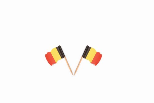 [53522237] SPADES WITH FLOATING BELGIAN FLAG BOX OF 144 PCES