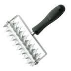 [50802012] ROULEAU A PIQUER LA PATE"PIC-VITE"METAL 12CM